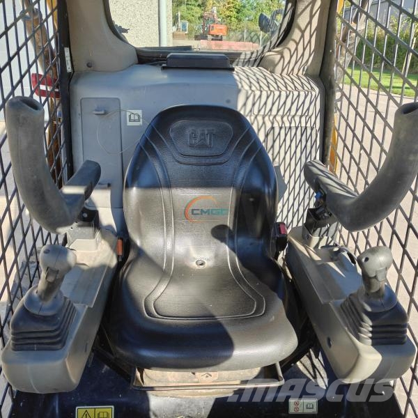 CAT 226D3 لوادر بعجل