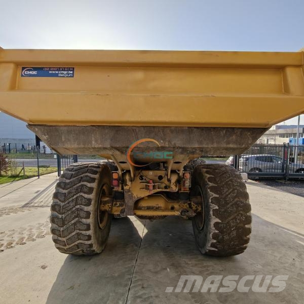 CAT 725 Карьерные самосвалы