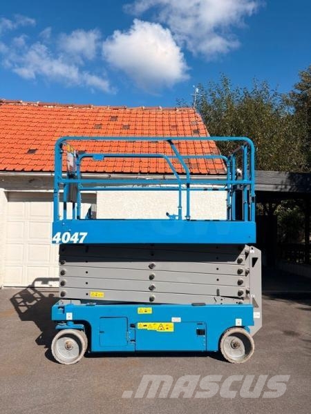 Genie S-40 Articulated boom lifts