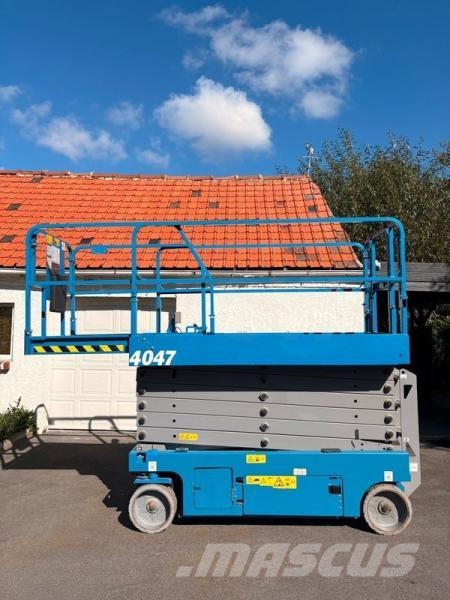 Genie S-40 Articulated boom lifts