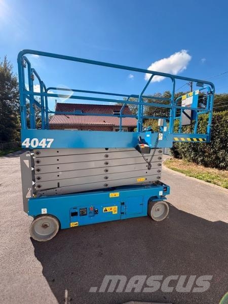 Genie S-40 Articulated boom lifts