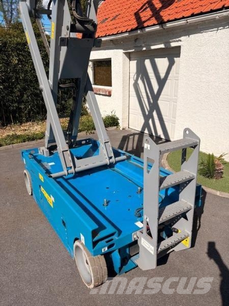 Genie S-40 Articulated boom lifts