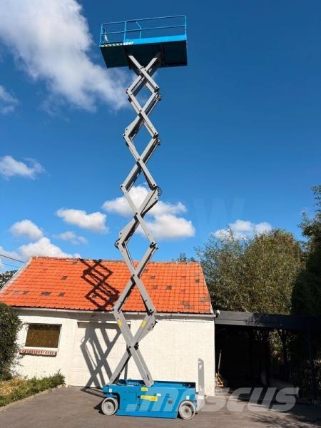 Genie S-40 Articulated boom lifts