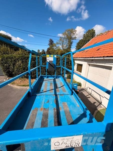 Genie S-40 Articulated boom lifts