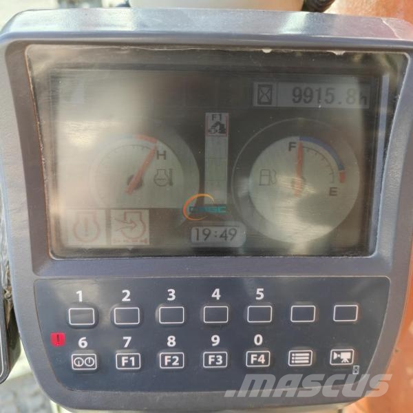 Hitachi ZX180LC حفارات بعجل