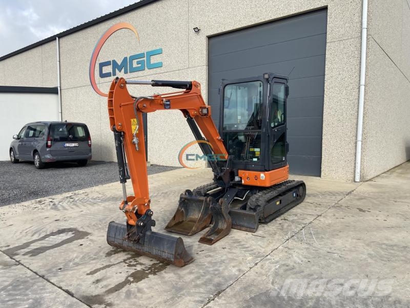 Hitachi ZX26U-6 CR حفارات بعجل