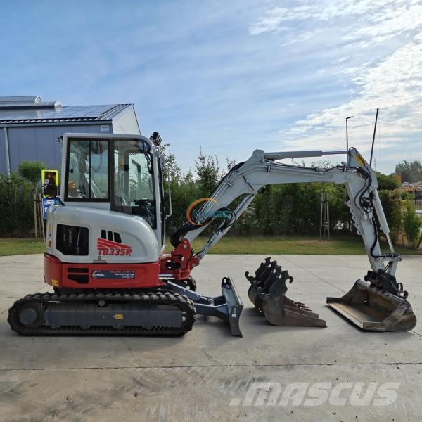 Takeuchi TB335R Wielgraafmachines