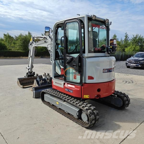 Takeuchi TB335R Wielgraafmachines