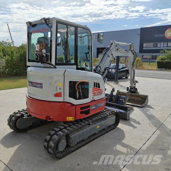 Takeuchi TB335R Wielgraafmachines