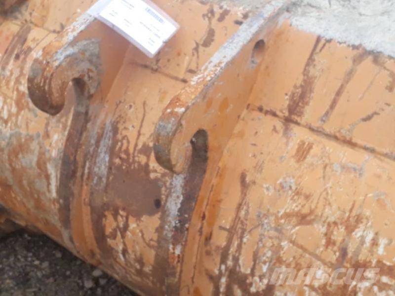 CASE 221E Kovalar