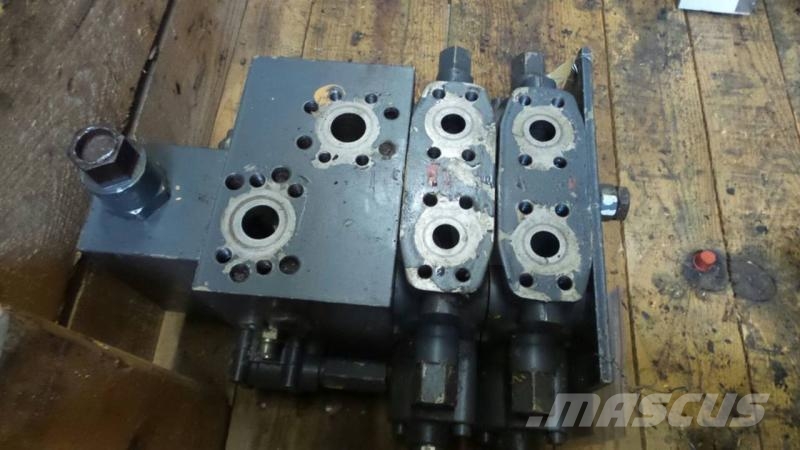 CASE 788 Други компоненти