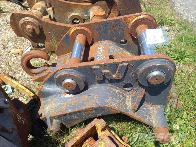 CAT 318B 快速连接器