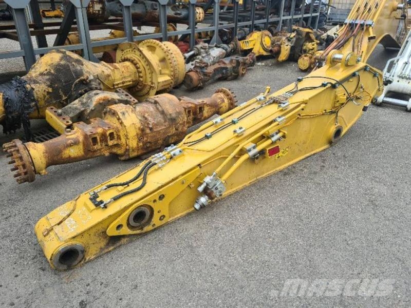 CAT 323 Μπούμες και κουτάλες