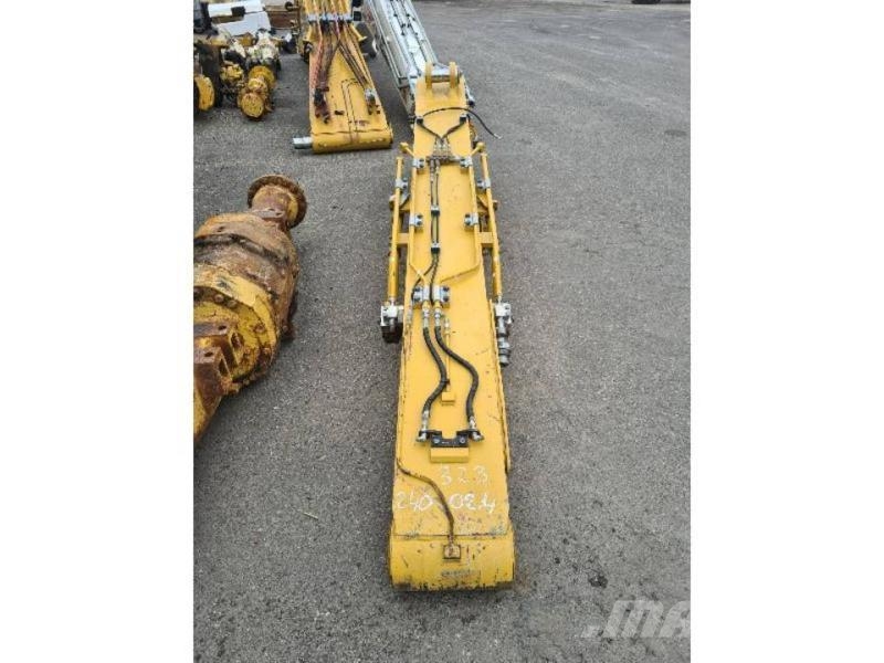 CAT 323 Μπούμες και κουτάλες