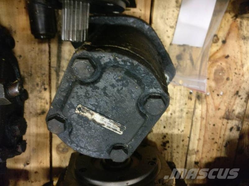 CAT 953C Други компоненти