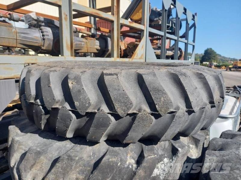 CAT M320F Ketjut, telat ja alustat