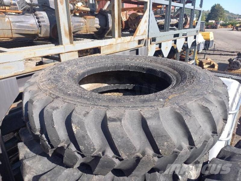 CAT M320F Ketjut, telat ja alustat