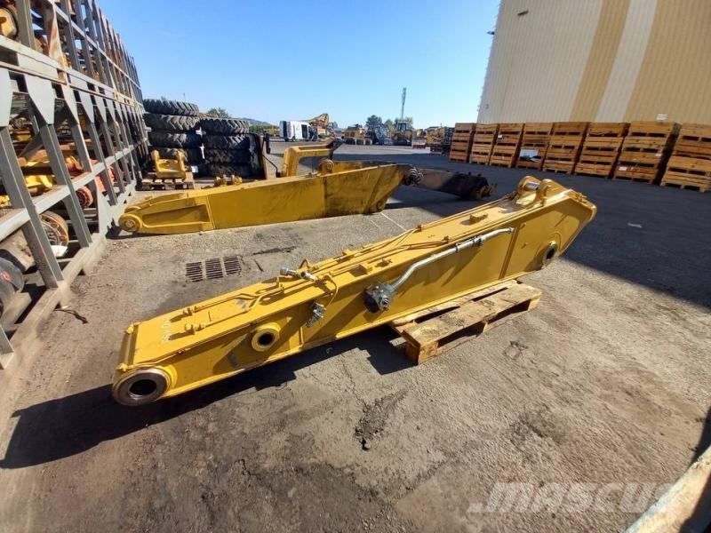 CAT M320F Стрели и рамена