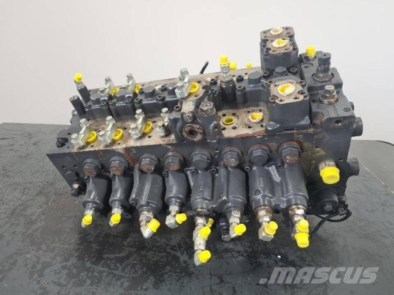 Komatsu PC228USLC-11 Άλλα εξαρτήματα