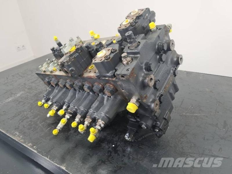 Komatsu PC228USLC-11 Άλλα εξαρτήματα
