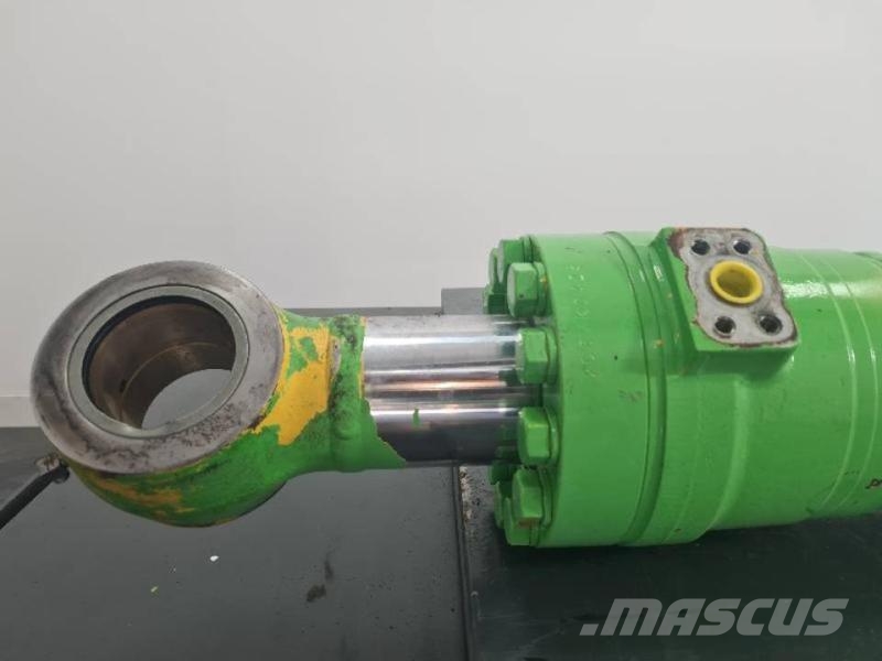 Komatsu PC228USLC-11 مكونات أخرى
