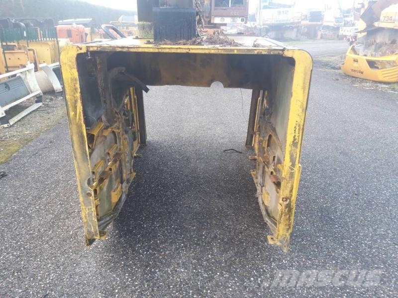Komatsu WA500-3 Others