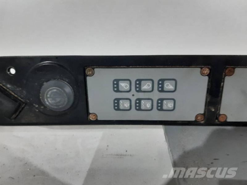Liebherr R916LC Others