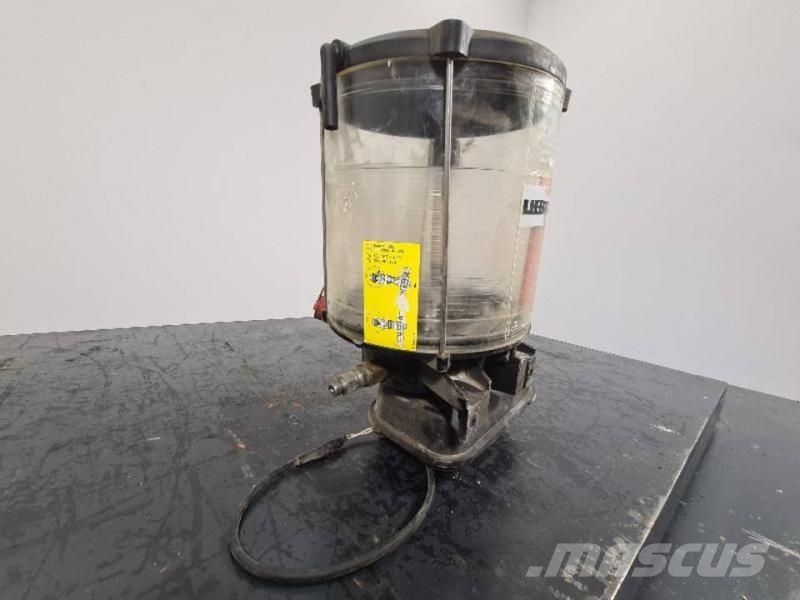 Liebherr R926LC Andere
