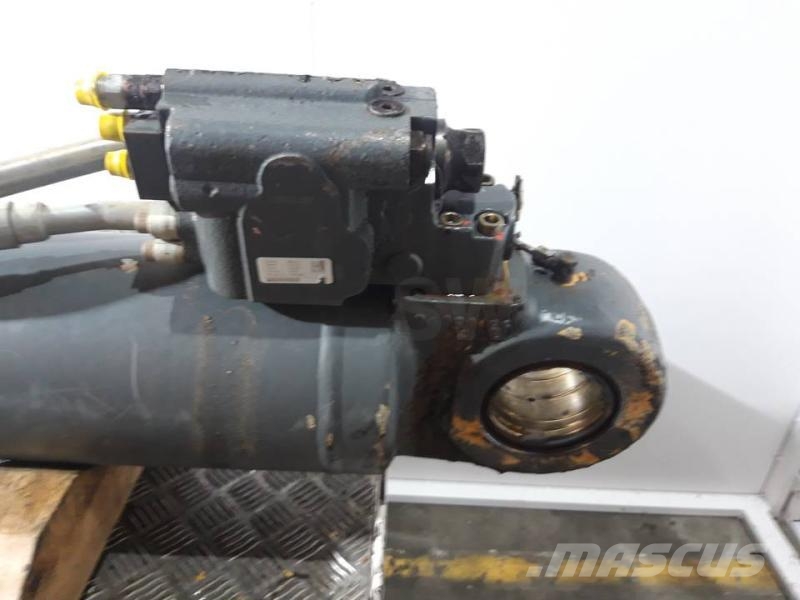Liebherr R946 其他组件