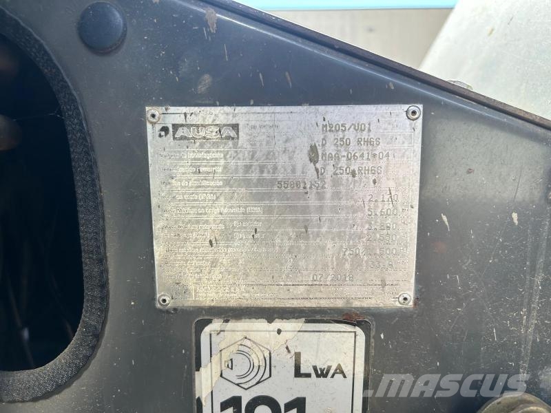 Ausa D 250 RHGS Hydrostat Kruti damperi