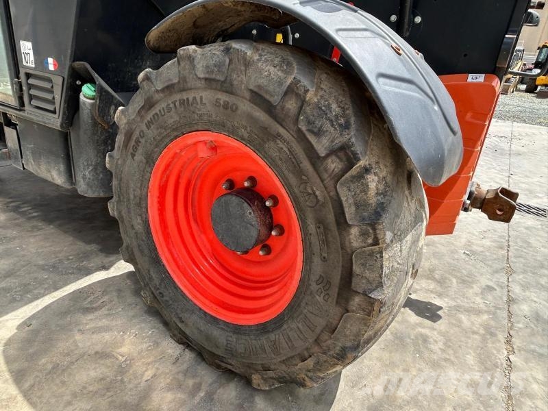 Bobcat TL 38.70HF 伸缩臂叉装车|叉装车
