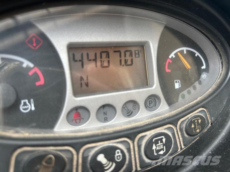 Bobcat TL 38.70HF 伸缩臂叉装车|叉装车
