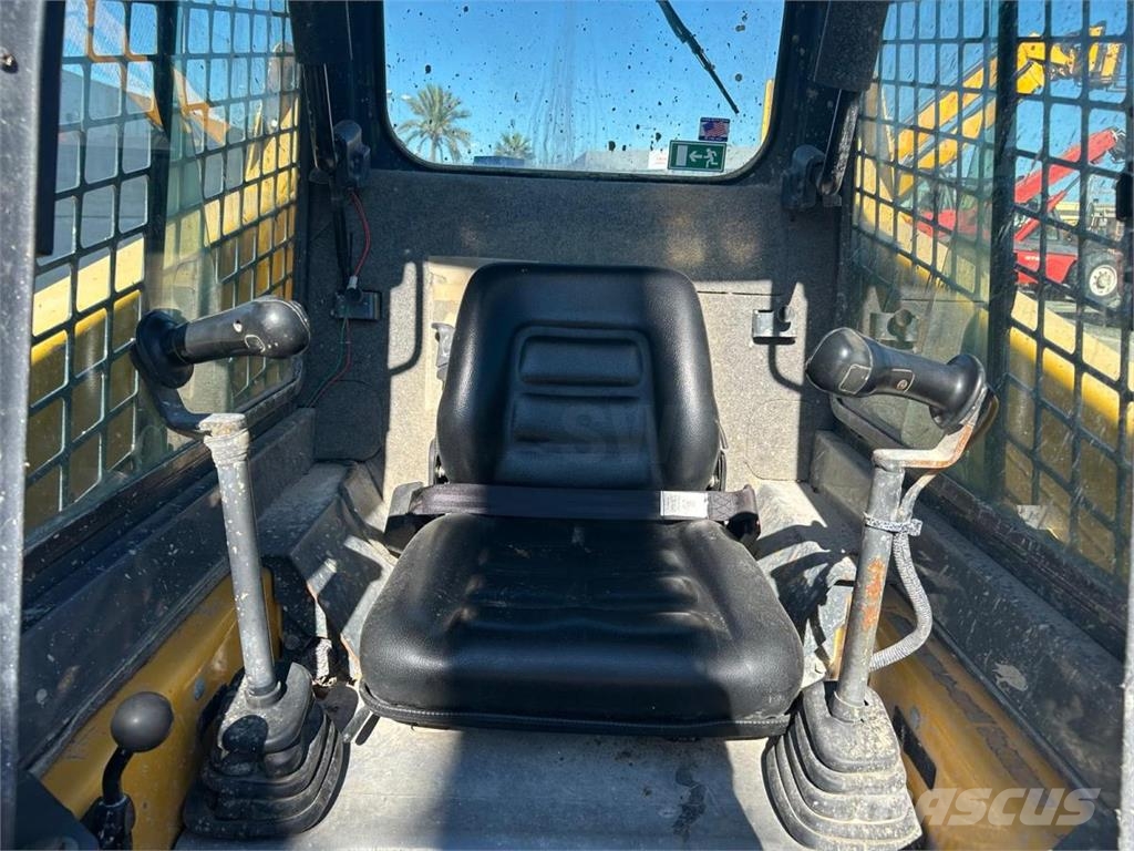 Gehl R135 Малі навантажувачі