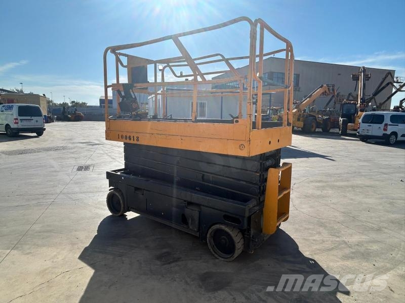 Haulotte COMPACT 12 Plataformas con brazo de elevación manual