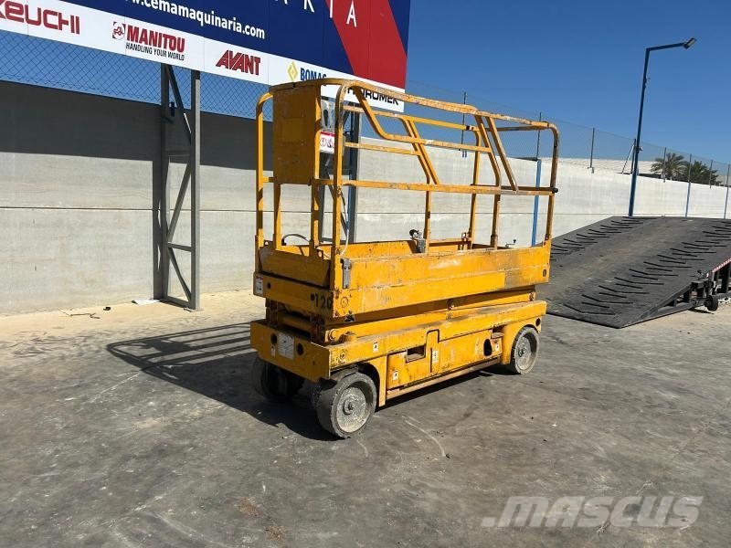 Haulotte Compact 8 Plataformas con brazo de elevación manual