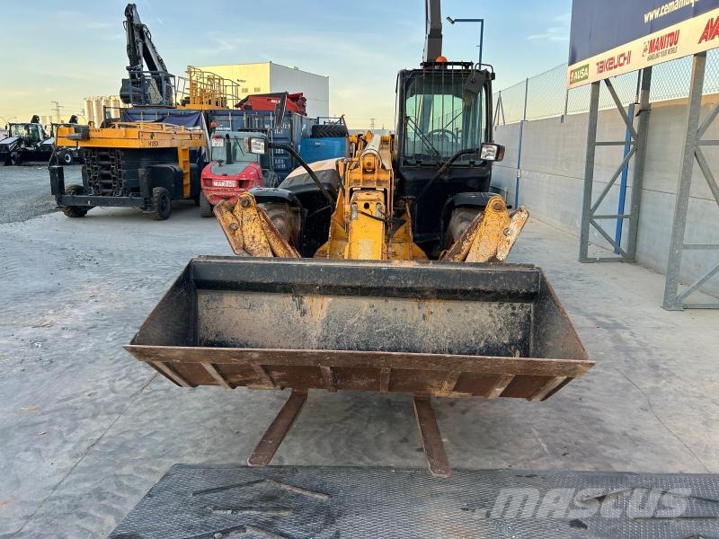 JCB 535-125 Teleskopiskie manipulatori