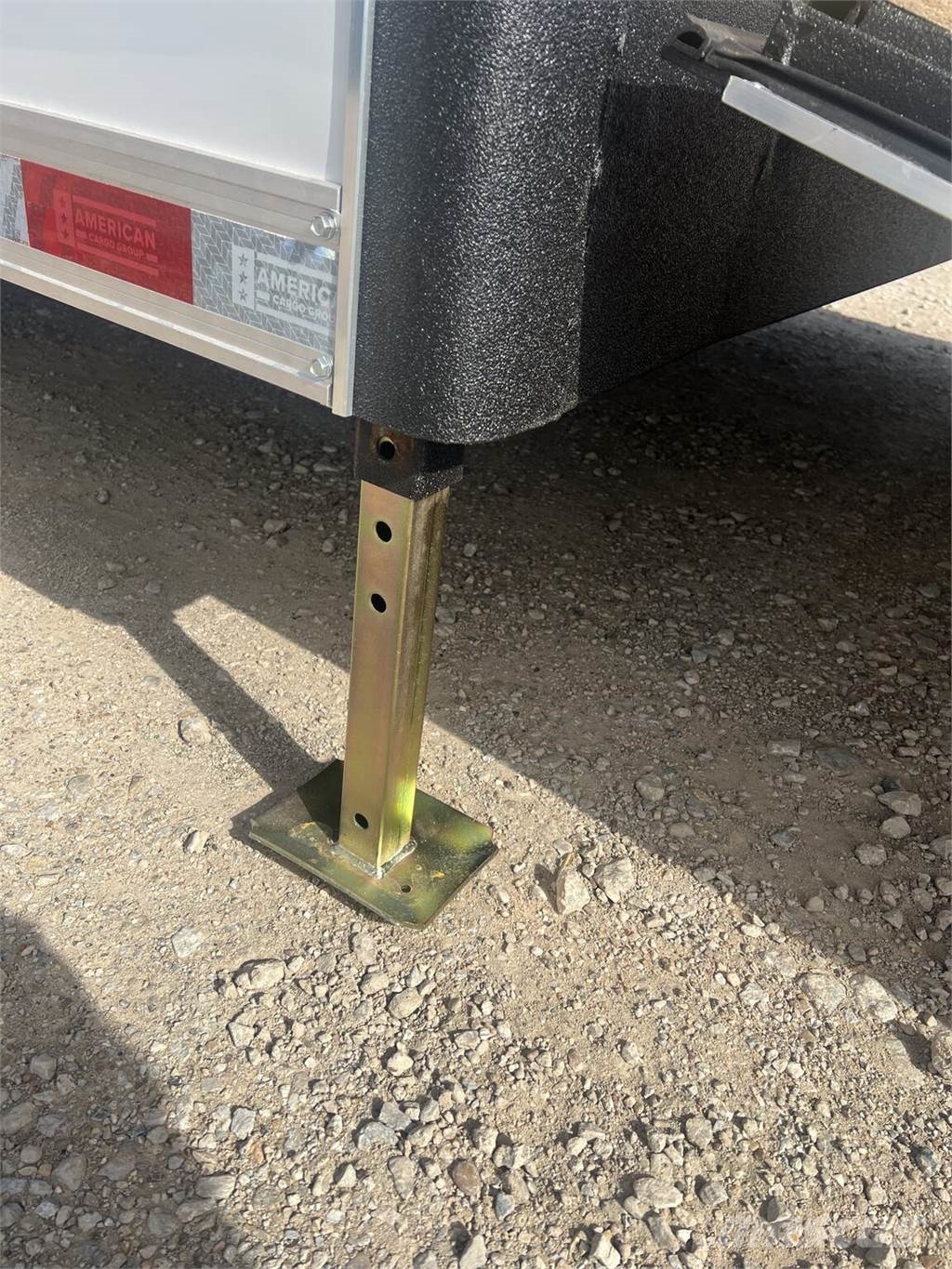 Wells Cargo  Anhänger-Kastenaufbau