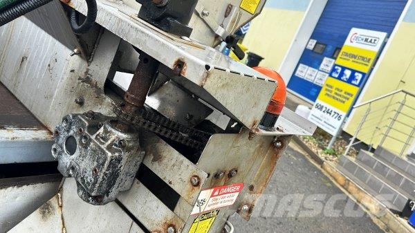 Ausa B 200H معدات نشر الرمال والملح