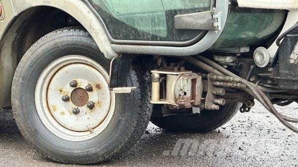 Ausa B 200H معدات نشر الرمال والملح
