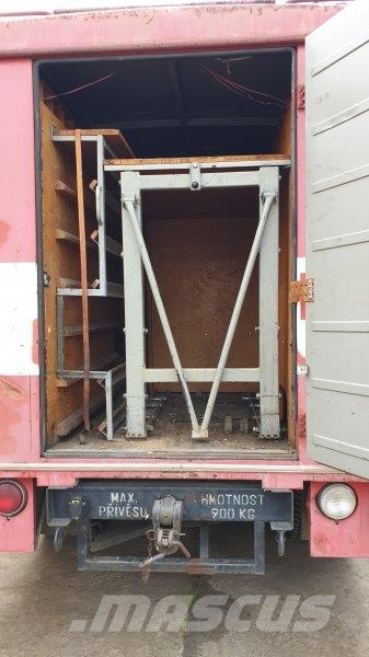 Avia 31.1 K + DA-12 Camiones con caja de remolque
