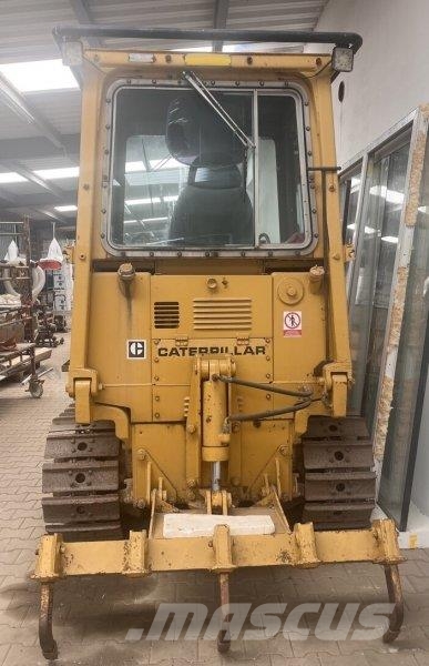 CAT 913 B Buldožeri gusjeničari