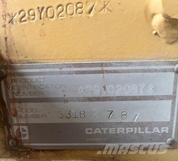 CAT 913 B Buldožeri gusjeničari