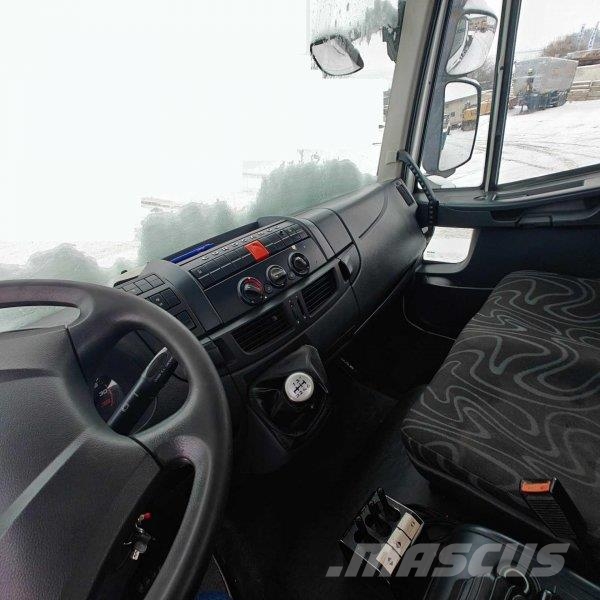 Iveco Eurocargo 120E +(CZ) Technocar Camiones elevadores de gancho