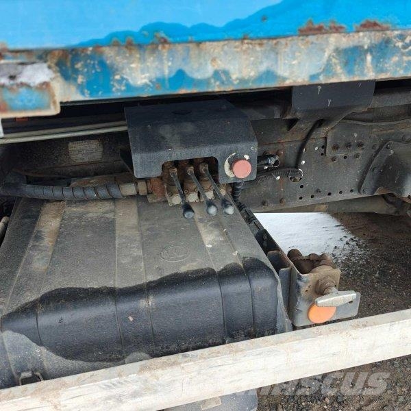 Iveco Eurocargo 120E +(CZ) Technocar Camiones elevadores de gancho