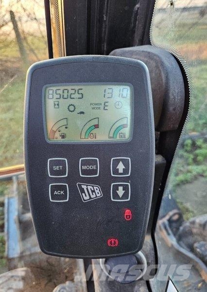 JCB JS 145 W 轮式挖掘机