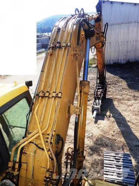 Komatsu PC 210-6K حفارات زحافة