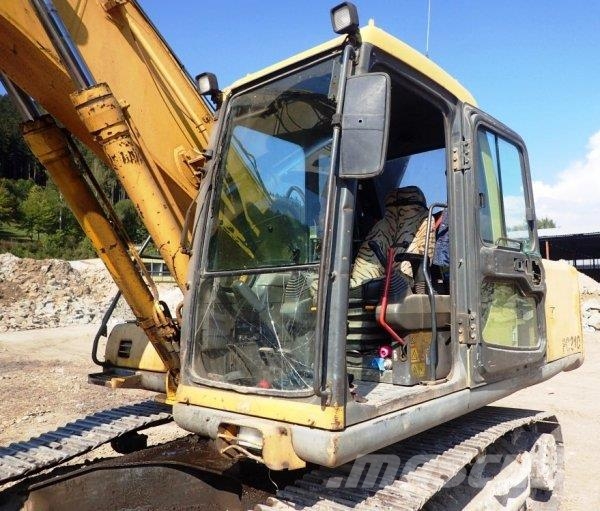 Komatsu PC 210-6K حفارات زحافة