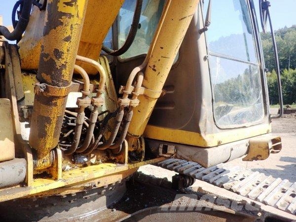 Komatsu PC 210-6K حفارات زحافة