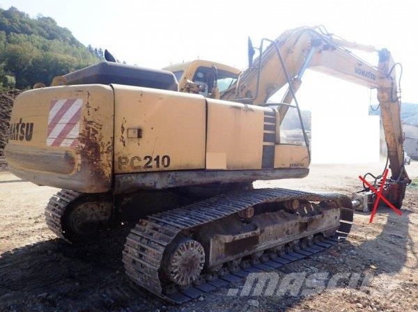Komatsu PC 210-6K حفارات زحافة