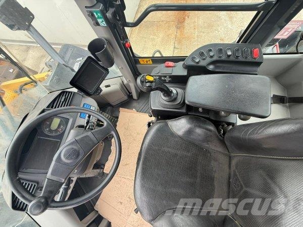 Komatsu WA380-8E0 Carregadeiras de rodas